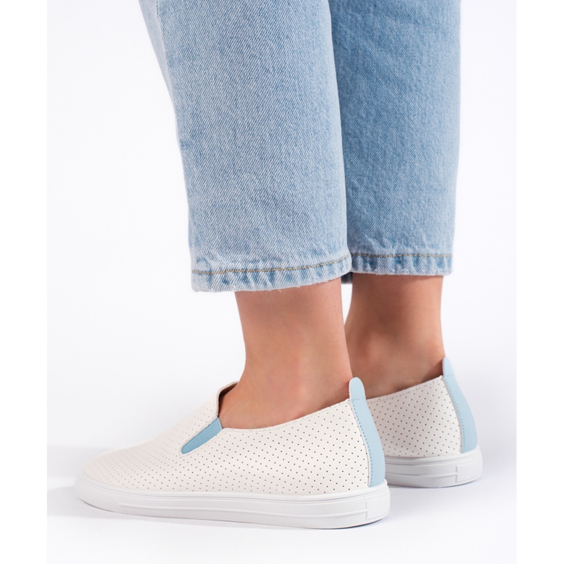 Sneakers slip-on traforate di colore bianco e blu bianca