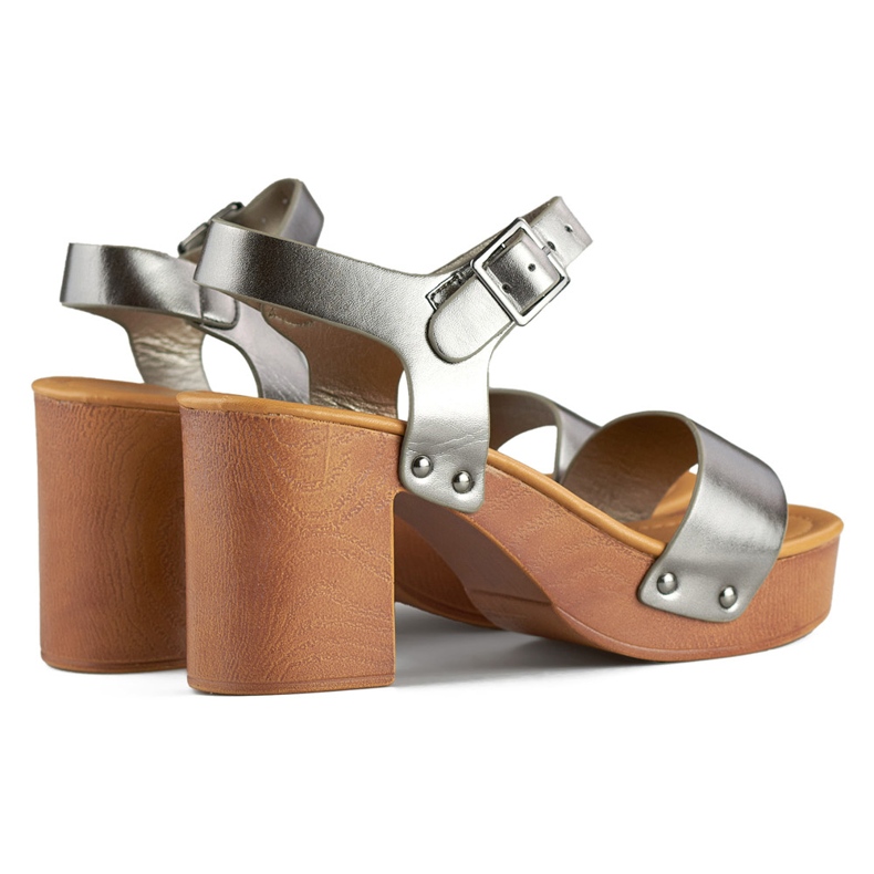 Sandali metallizzati con tacco platform in legno d'argento