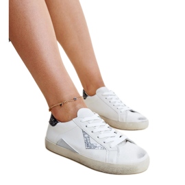Sneakers bianche dall'effetto consumato di Gombol bianco