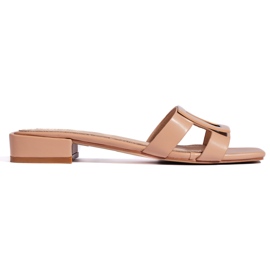 Classiche infradito da donna eleganti di colore beige