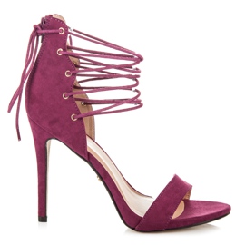 Ideal Shoes Sandali allacciati su un tacco alto viola