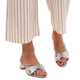 Mules con tacco alto decorati con zirconi Anbrani argento