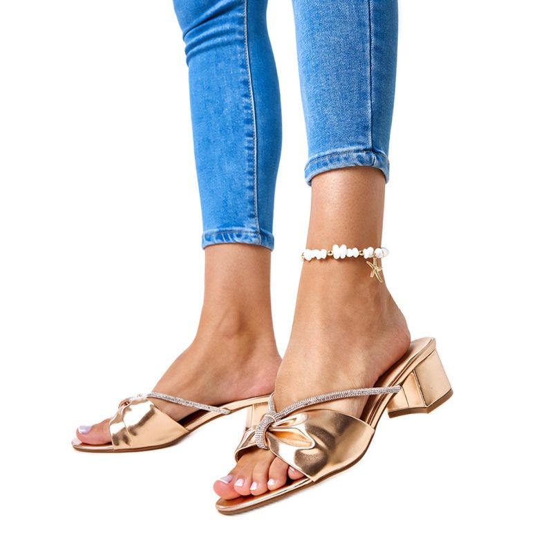 Mules con tacco alto decorati con zirconi Anbrani d'oro