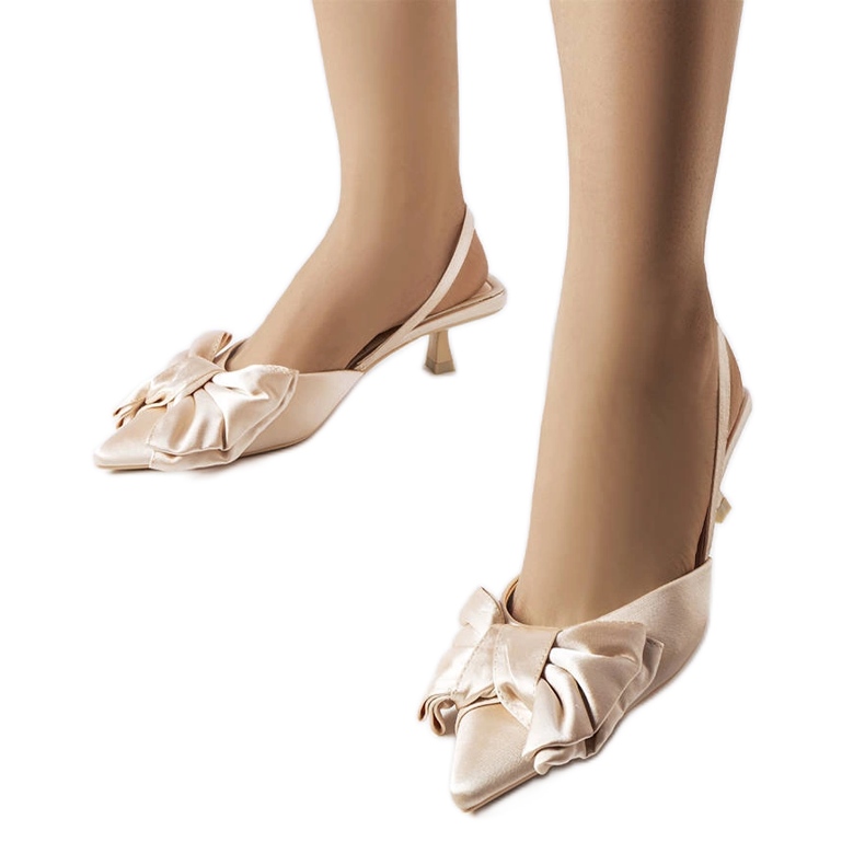 Tacchi alti beige con fiocco Burlington