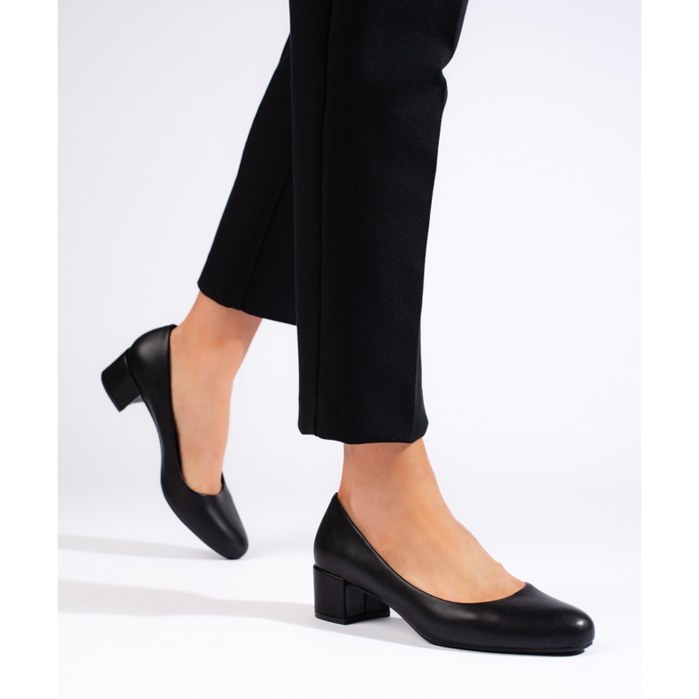Eleganti décolleté nere con tacco basso di Sergio Leone nero