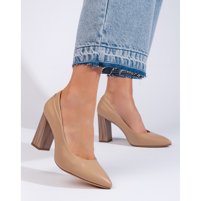 Décolleté beige da donna di Sergio Leone con tacco decorativo