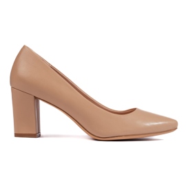 Comode décolleté beige di Sergio Leone