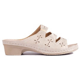 Sabot con zeppa beige traforati