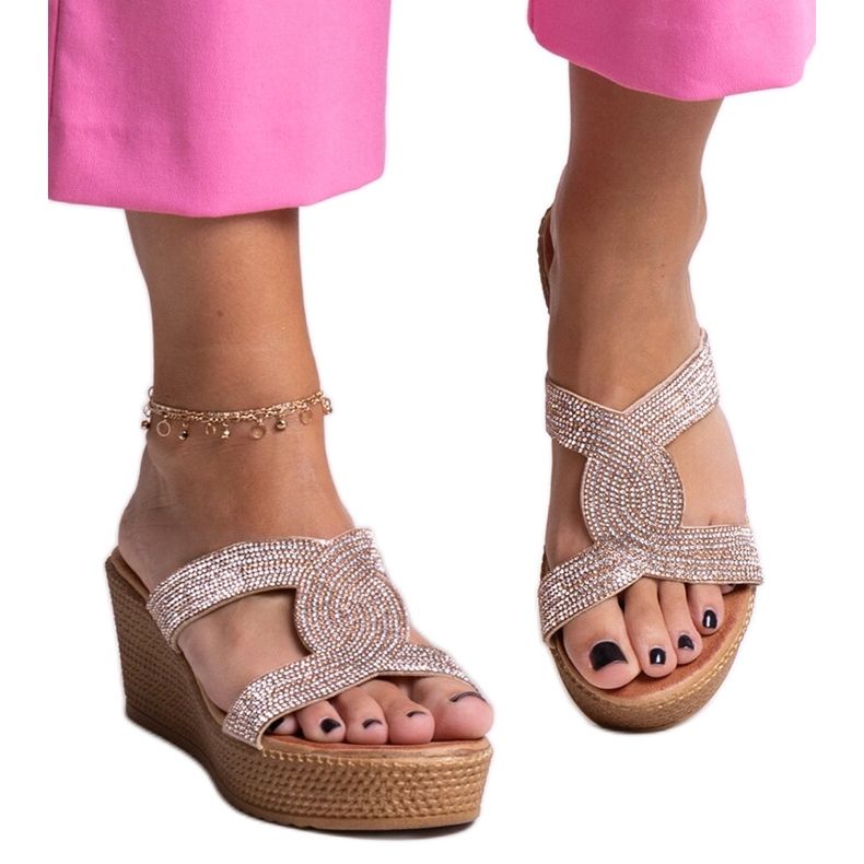 Sabot con zeppa color champagne con strass di Antuanet d'oro