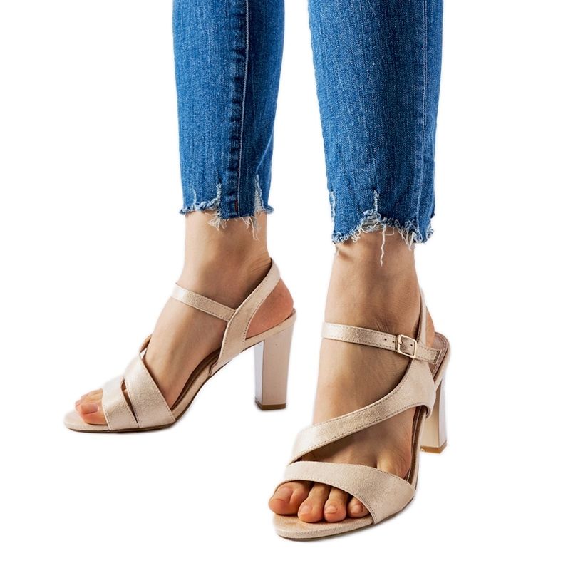 Sandali beige con tacco alto di Murdock