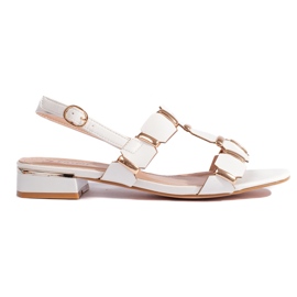 Eleganti sandali piatti bianchi bianco