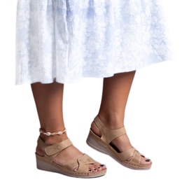 Sandali Kirane con zeppa bassa beige