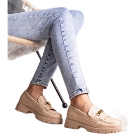 Scarpe beige con fibbia dorata di Anielania
