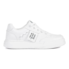 Sneakers bianche sulla piattaforma bianco