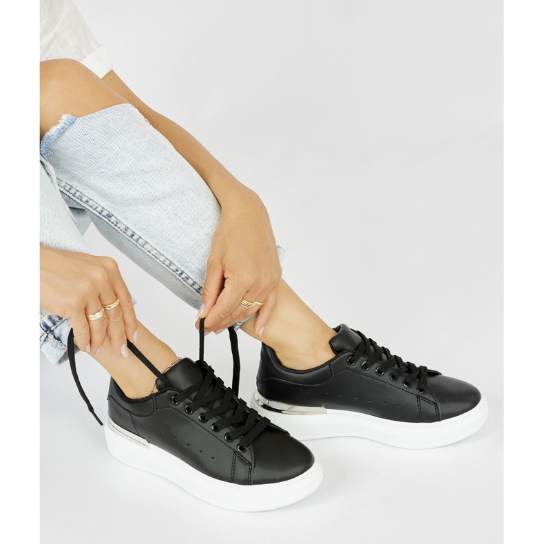 Sneakers nere con plateau da donna nero