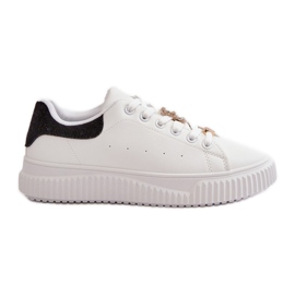 Sneakers basse realizzate in ecopelle con spille, Cillione bianca e nera bianco