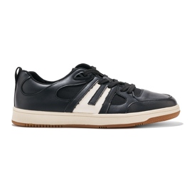 Scarpe sportive nere realizzate in pelle ecologica nero