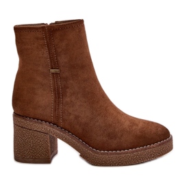 Stivali da donna con tacco alto isolati in ecopelle scamosciata Khaki Arkesia marrone