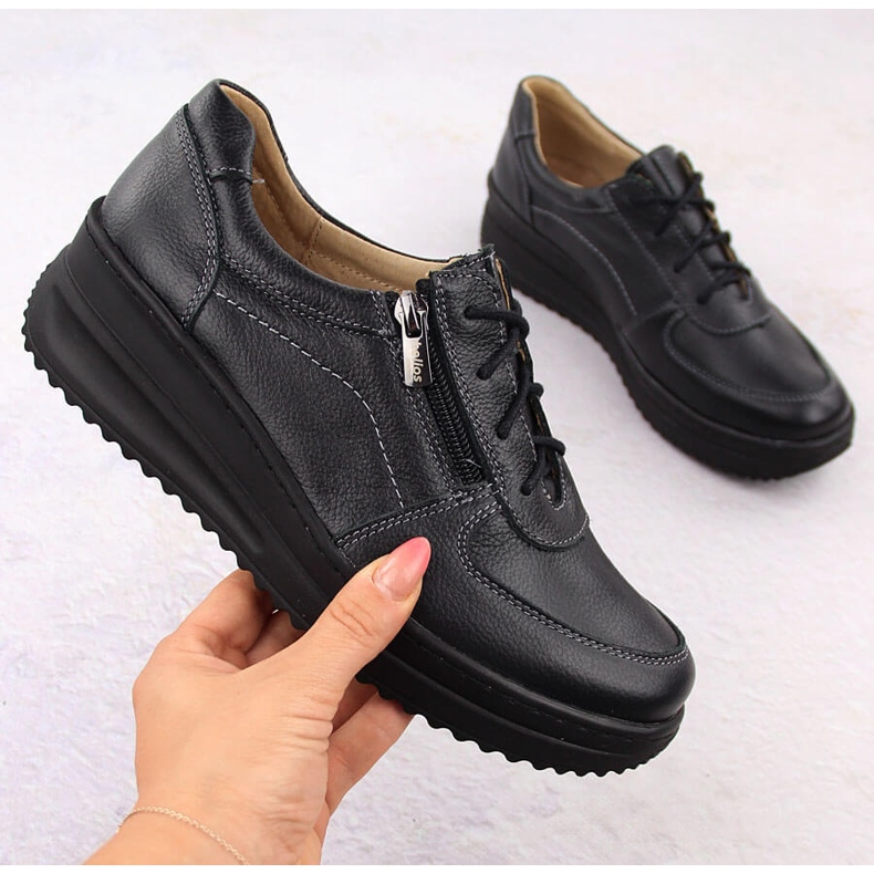 Scarpe comode da donna in pelle nera Helios 419 nero