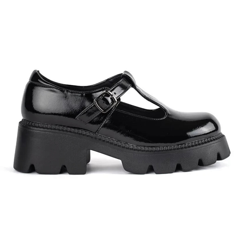 Scarpe da donna in vernice nera con plateau nero
