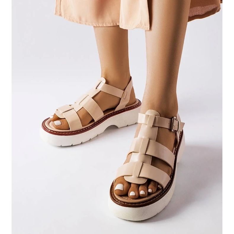 Scarpe sportive da donna nere con suola beige nero