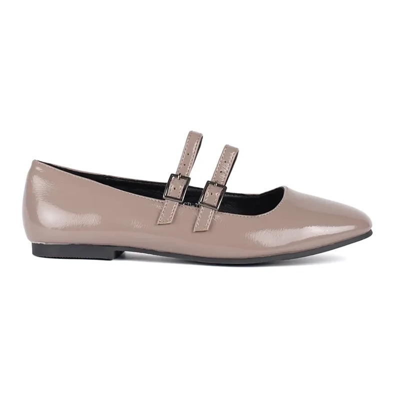 Ballerine in vernice beige con chiusura