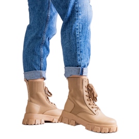 Stivaletti beige con tomaia flessibile di Zogba