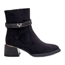 S.Barski Stivali da donna isolati con tacco basso con cinturini decorativi D&amp;A MR880-027 Nero