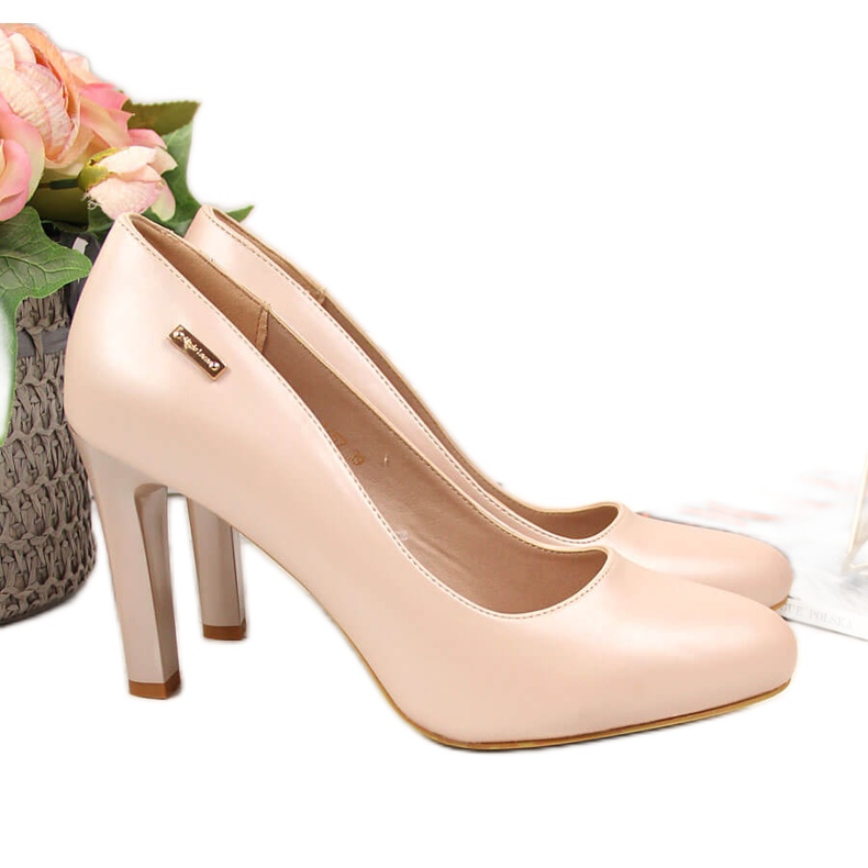 Décolleté cipria e perle di Sergio Leone rosa