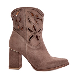 Stivaletti in pelle scamosciata traforata Lewski 3629 Beige scuro
