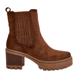 Stivali con Tacco Alto da Donna Realizzati in Eco Camoscio, Nevitas Marrone Caldo
