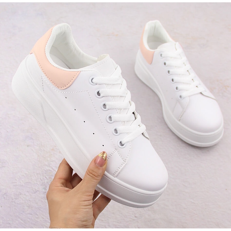 Scarpe sportive da donna con plateau bianche Sabatina 0974 bianca