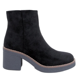 Eliza Stivaletti in camoscio nero con tacco largo