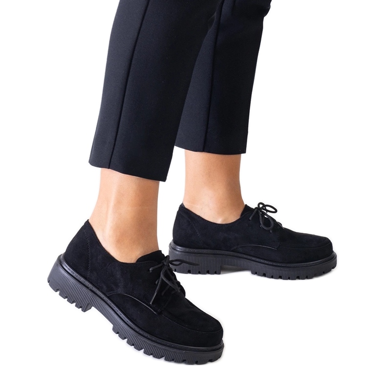 Scarpe casual stringate nere realizzate in eco-suede di Eduardana nero