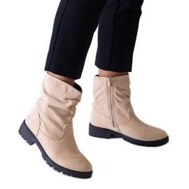 Stivaletti beige con volant realizzati in eco-suede Hinda