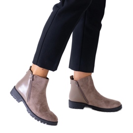 Stivali marroni con plateau realizzati in eco-suede Kirla marrone