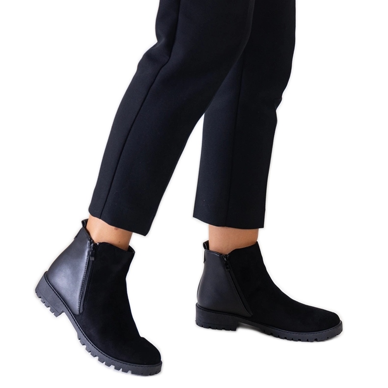 Stivaletti neri con plateau realizzati in eco-suede Kirla nero