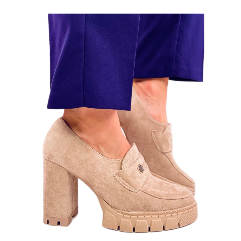 Mocassini kaki con tacco alto e plateau beige