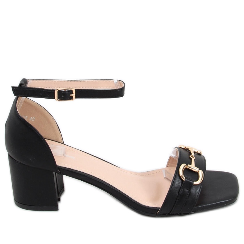 Sandali neri con tacco nero