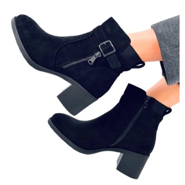 Stivaletti classici con tacco alto Nero