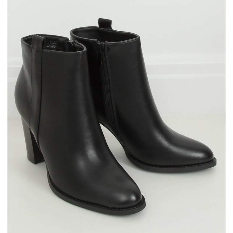 Stivaletti classici neri con tacco alto UK08P Nero - Inello