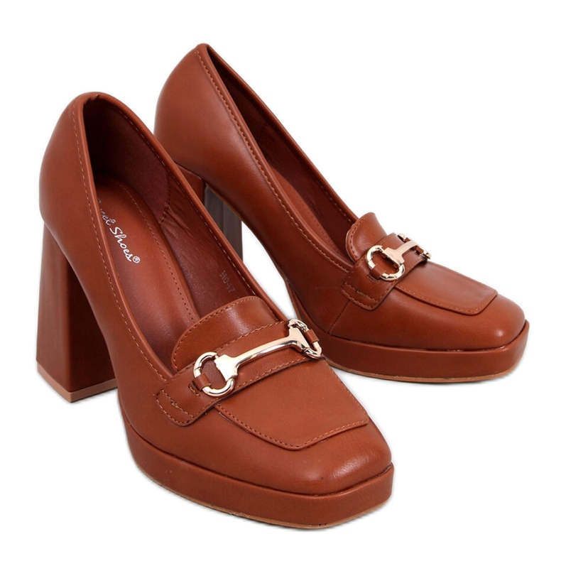 Mocassini con tacco color cammello marrone