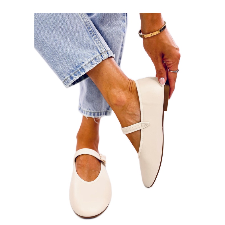 Ballerine con cinturino beige