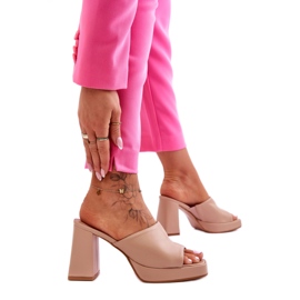 Infradito beige da donna con tacco alto