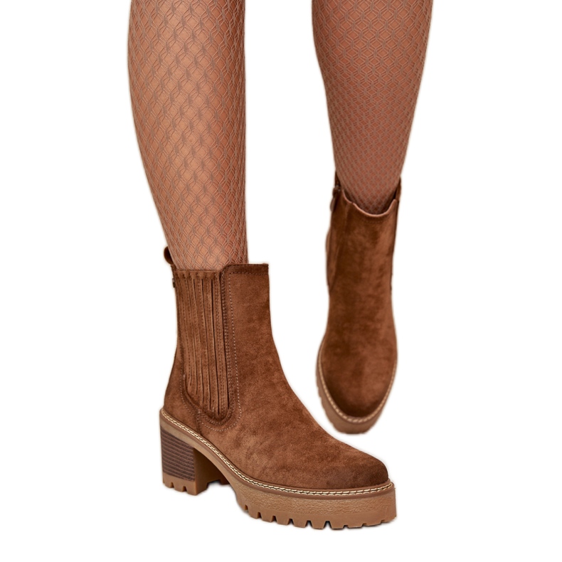 Stivaletti da donna realizzati in eco suede marrone