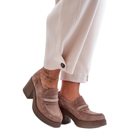 Scarpe con tacco da donna con decorazione in camoscio Beige
