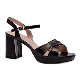 Eleganti sandali neri con tacco alto nero