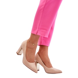 Décolleté in camoscio beige