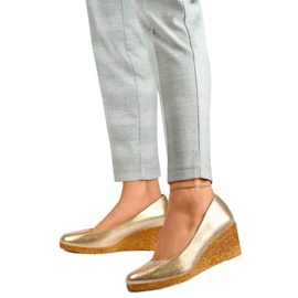 Décolleté con zeppa da donna GD-651A-L.GO d'oro