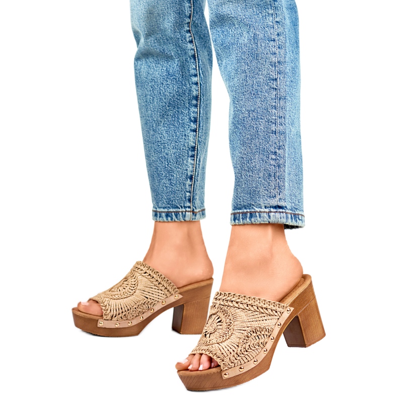 Infradito da donna C388BE, beige